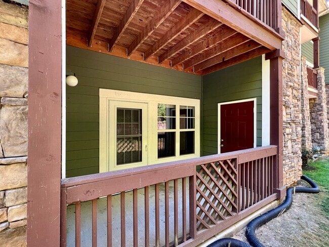 Photo - 3-Bed, 2-Bath Condo with Garage! Unidad 106