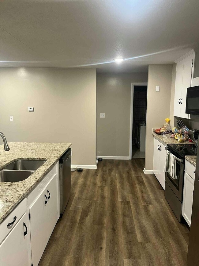 Photo - 916 Grove St