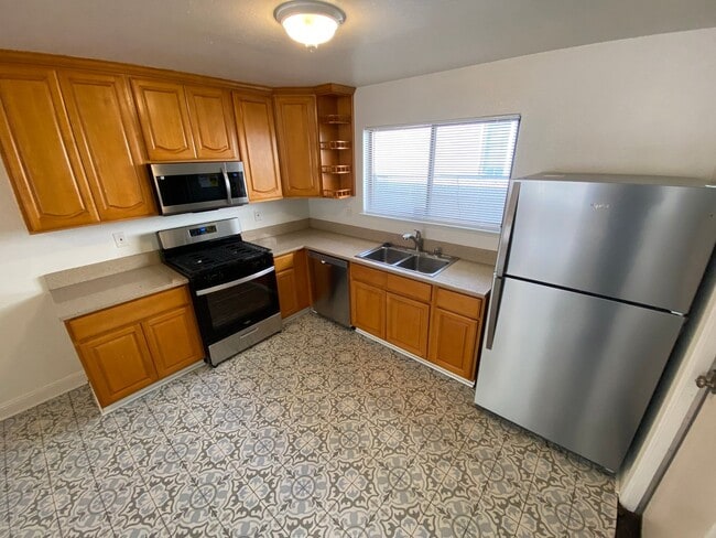 Photo - 705-709 E St Unit 709