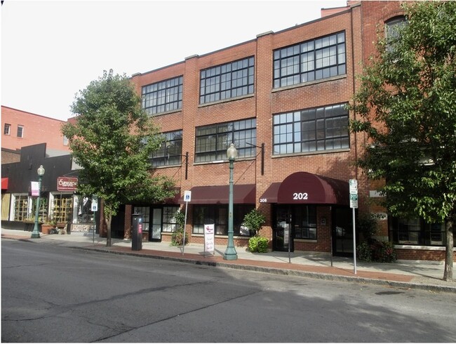 202 Walton - 202 Walton Apartments