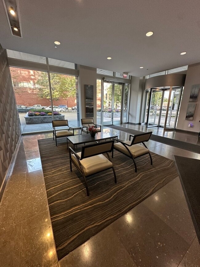 Photo - 1901 S Calumet Ave