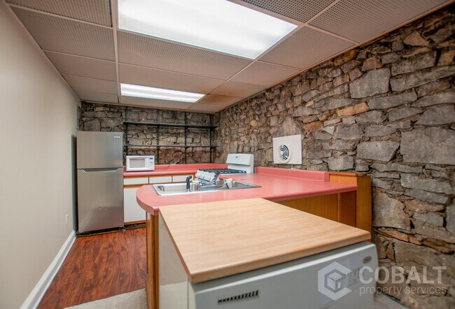 Photo - 867 Rosedale Rd NE Unit 2