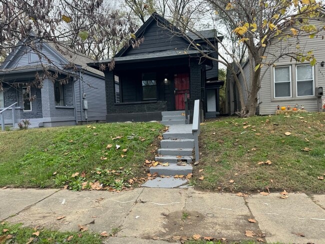 Building Photo - 2633 W Kentucky St Rental