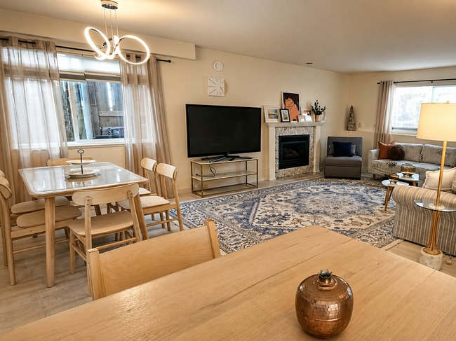 Photo - 2338 Chesterfield Av Unit Furnished 2BR Suite