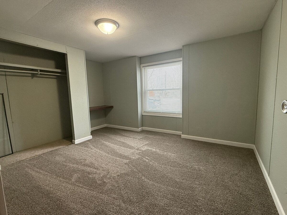 Photo - Spacious 3 bedroom 1 bathroom Pet Friendly Home