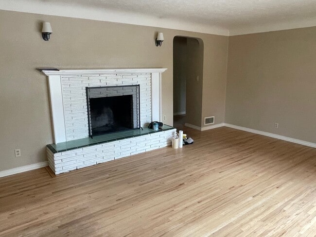 Photo - 223 W 22nd Ave