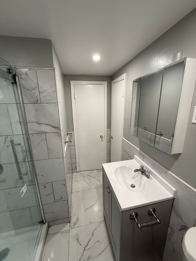 Photo - 214 Columbia St Unit 2nd Floor