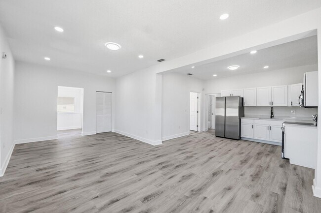 Photo - 1826 19th St S