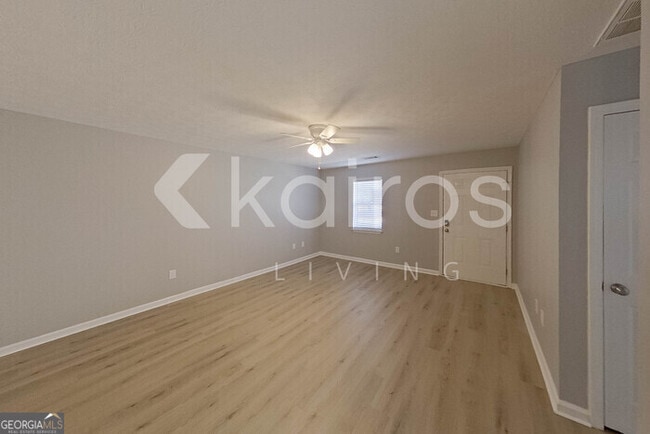 Photo - 180 Deer Pkwy