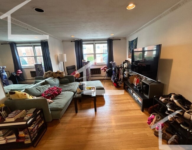 Sala de estar - Ocupada - 11 Commonwealth Court Unidad 6