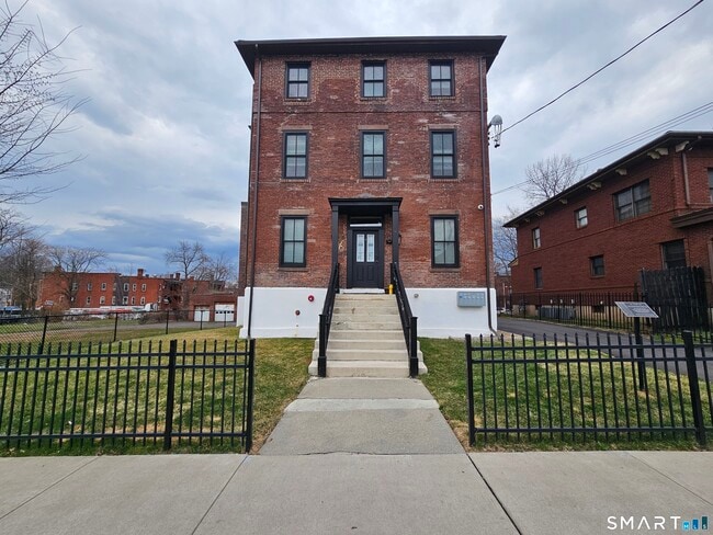 Building Photo - 94-96-96 Edwards St Unit 3A