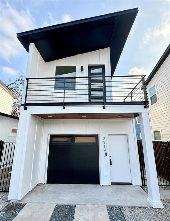 Photo - 3919 E 16th St