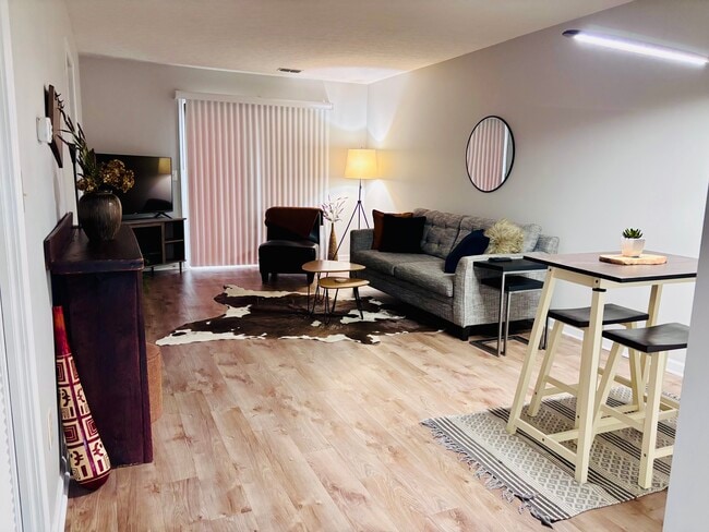 Photo - 551 Courtwood Ln Unit #5