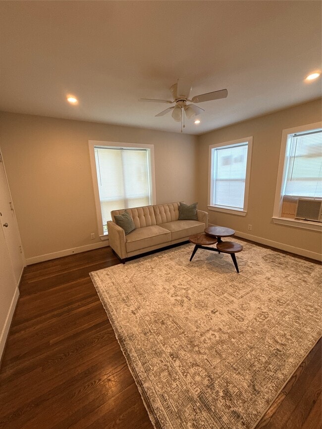 Photo - 4308 Leeland St Unidad 3