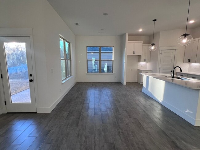 Photo - NEW 3 Bedroom In Carl Junction!