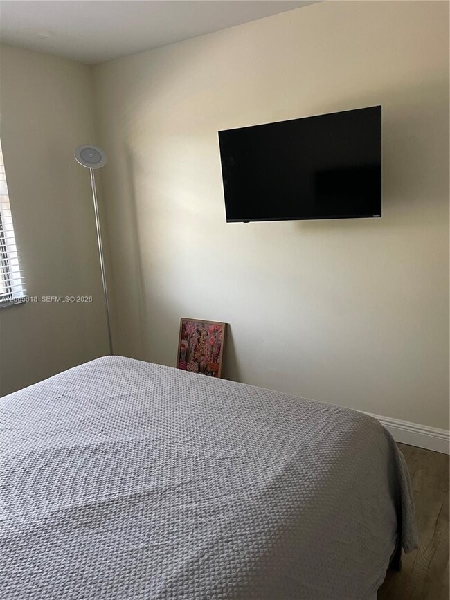 Photo - 246 Avenue L