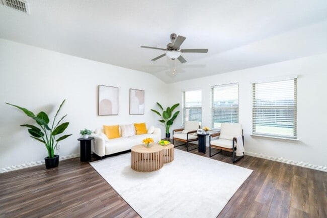 Photo - 1215 Chapel Hill Dr