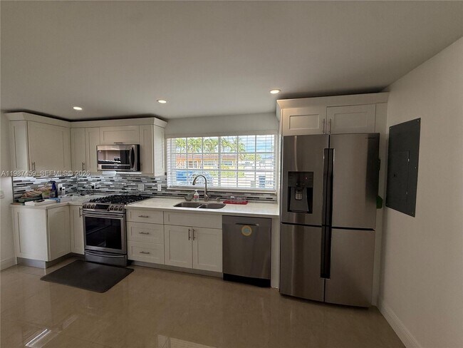 Photo - 11602 NW 58th Ave Unit EFF