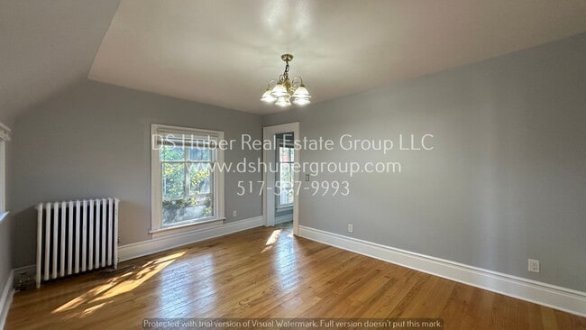 Photo - 533.5 Seymour Ave