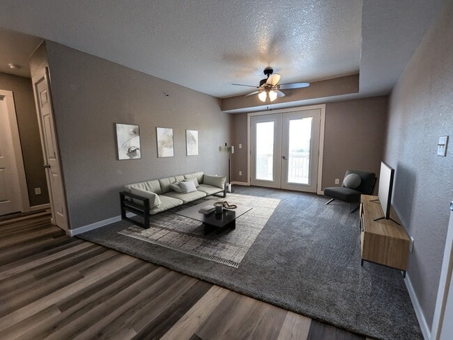 Photo - 1319 B Ave W