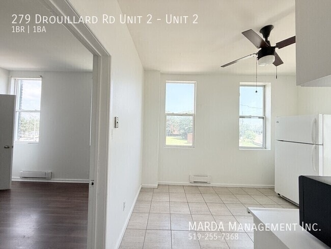 Photo - COZY 1 BED/1 BATH UNIT IN SECURE BUILDING + HYDRO & FREE WIFI!! Unité 2