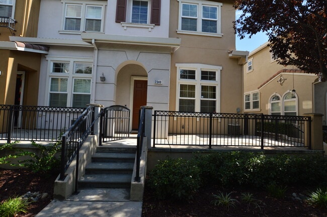 Photo - 2348 Winepol Loop