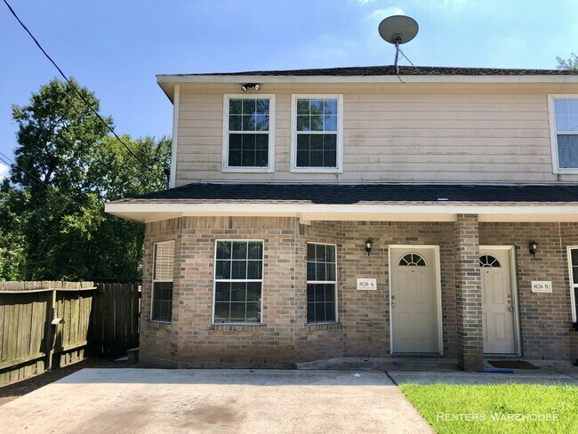 Well maintained 4 bedroom duplex! - Well maintained 4 bedroom duplex! Townhome