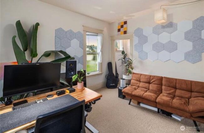 Photo - 2026 Lombard Ave Unidad #2