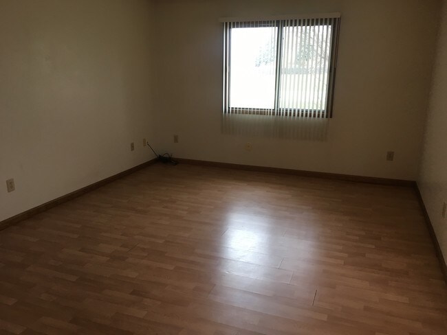 Photo - 201 7th Ave SE