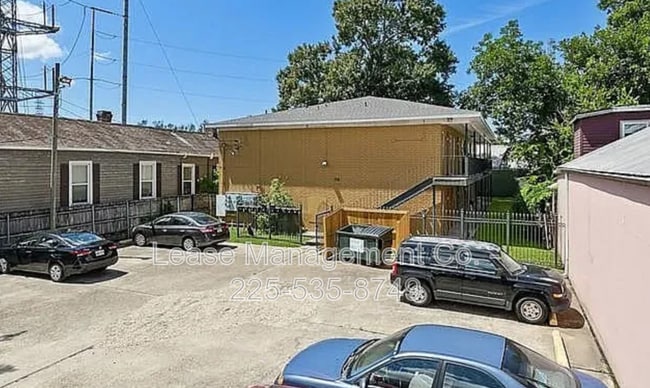 Building Photo - 1118 Monroe St Rental