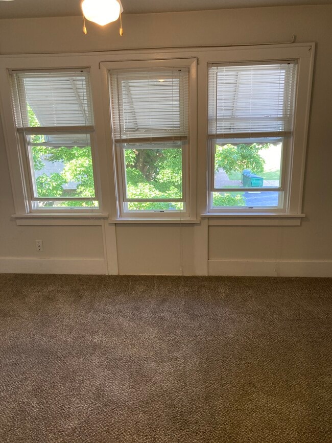 Building Photo - 3206 French St Unit 2