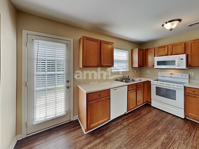 Photo - 1307 Jordans Pond Ln