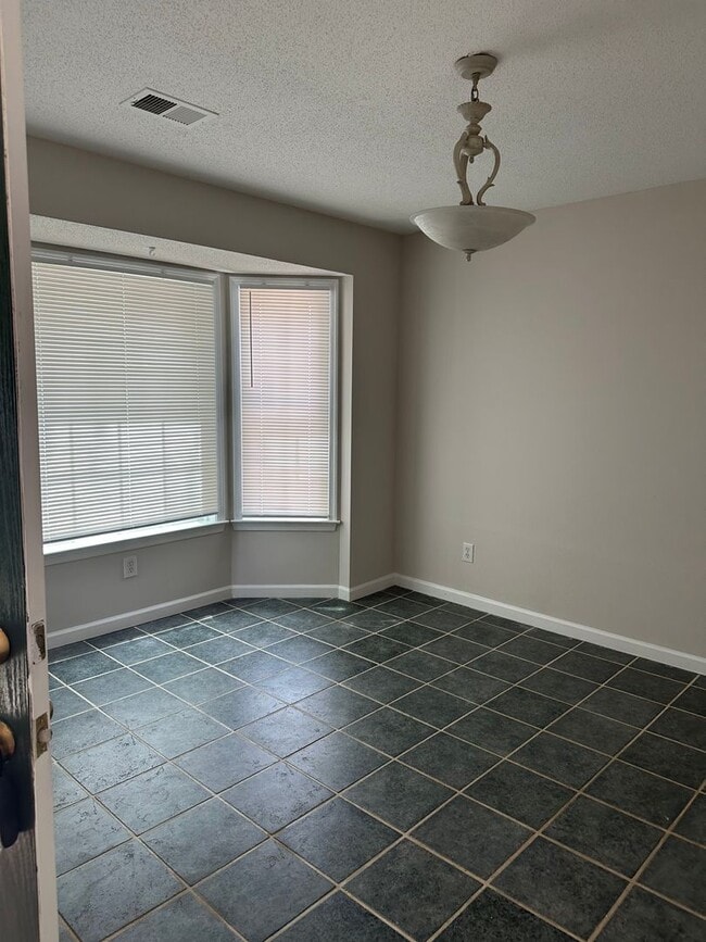 Photo - 3 Bedrooms and 2.5 Bathroom