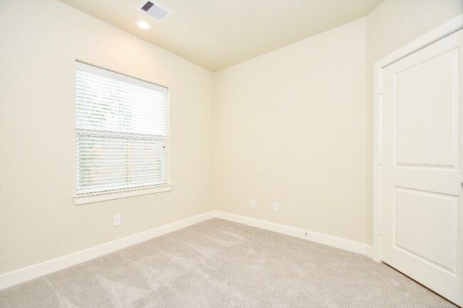 Photo - 2307 Warhol Wy