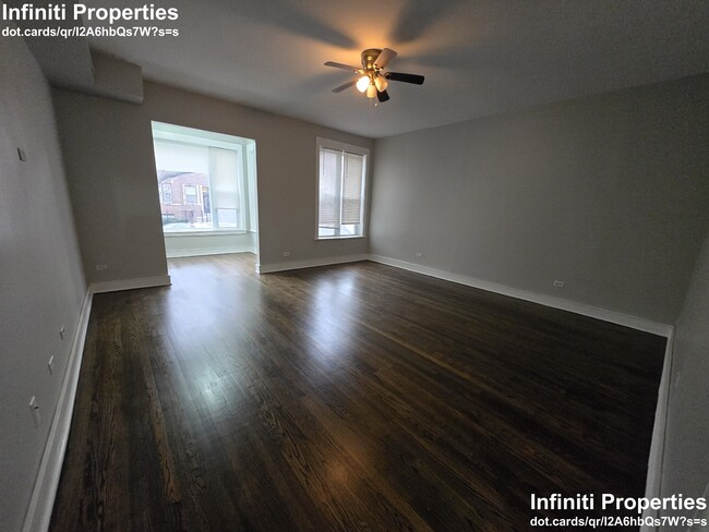 Photo - 6812 S Cornell Ave Unidad 1S Rental