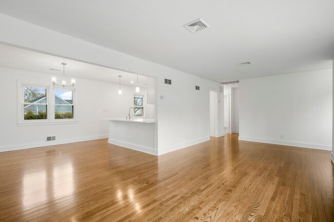 Photo - 319 Wagner Ave