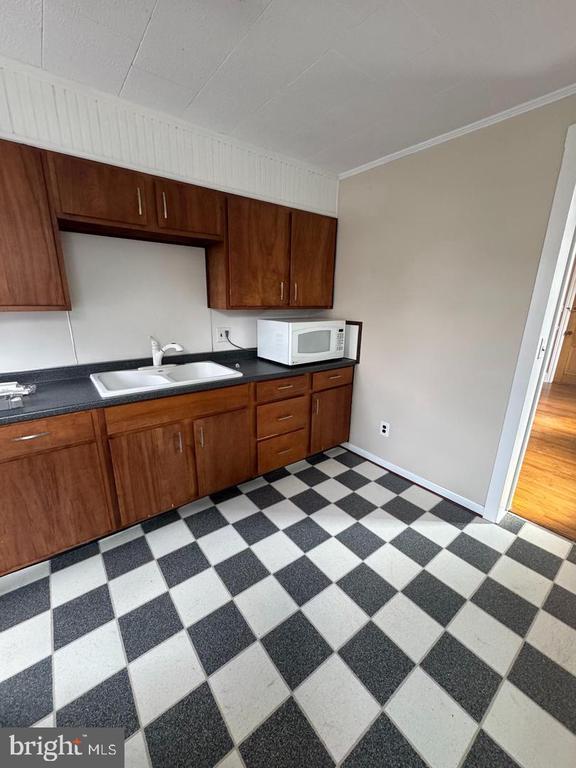 28 W Stiegel St