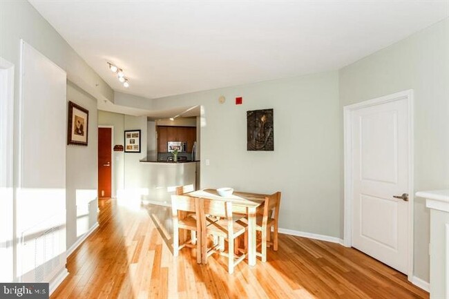 Photo - 715 6th St NW Unit 402