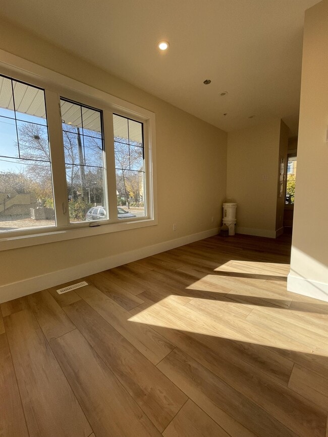 Photo - 8715-8110 110 St NW Unit 1A