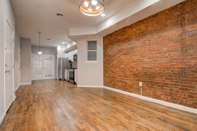 Building Photo - 285 Bergen Ave Unit 2