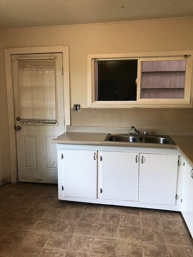 Photo - Charleston District- 1 bed 1 bath with W/D... Unit B
