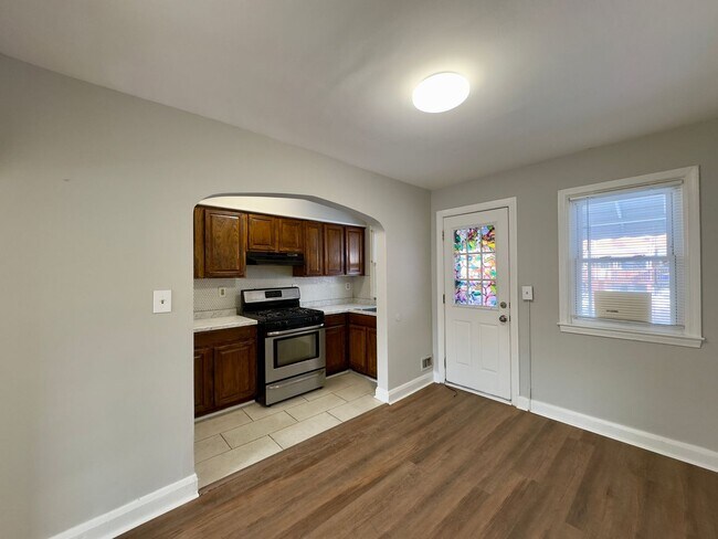 Photo - Charming 2 Bedroom/2 Bathroom Townhome in Joseph Lee Neighborhood, Baltimore, MD!