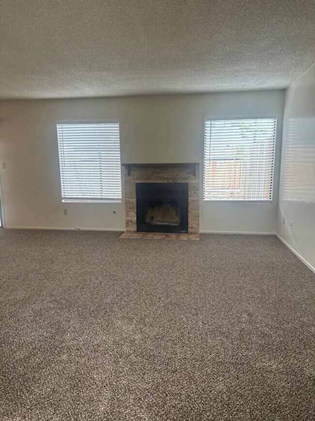 Photo - 2800 Barrington St Unidad B