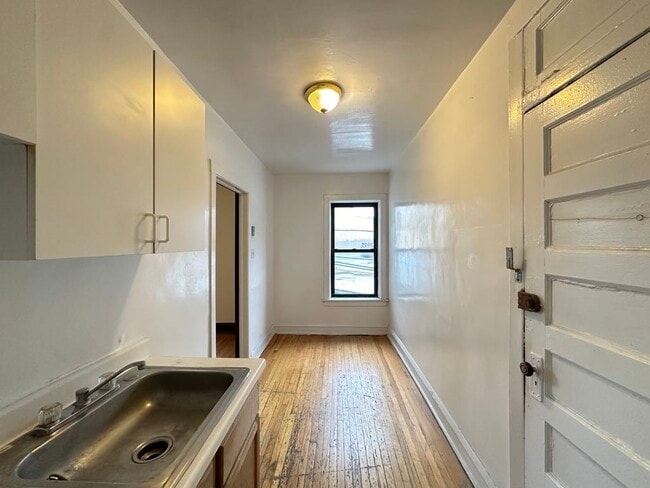 Photo - 3306 W Schubert Ave Unidad N3