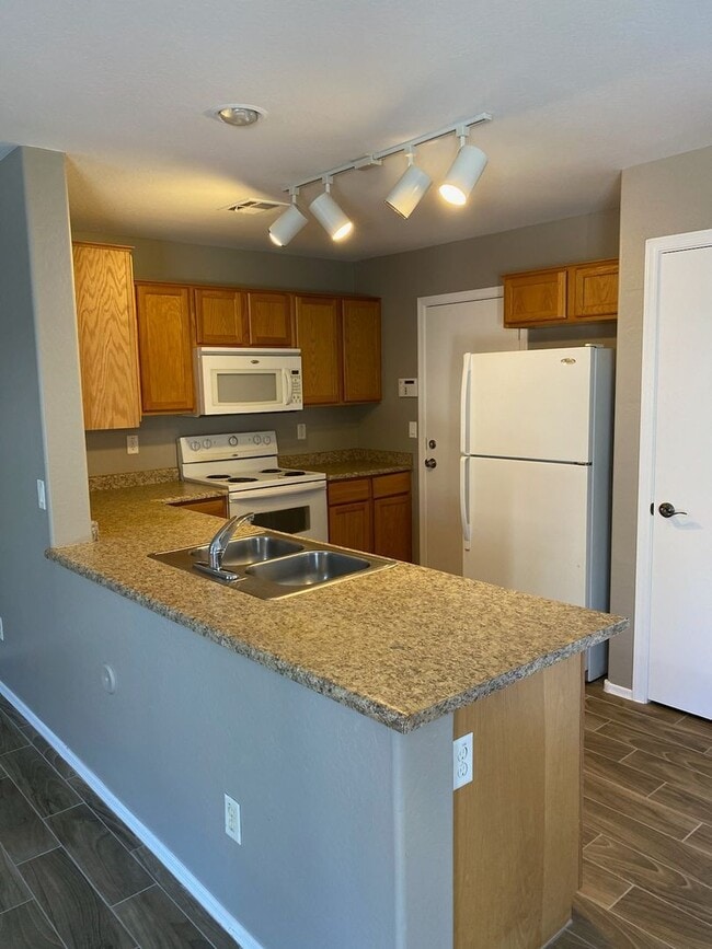 Photo - 558 S 222nd Ln