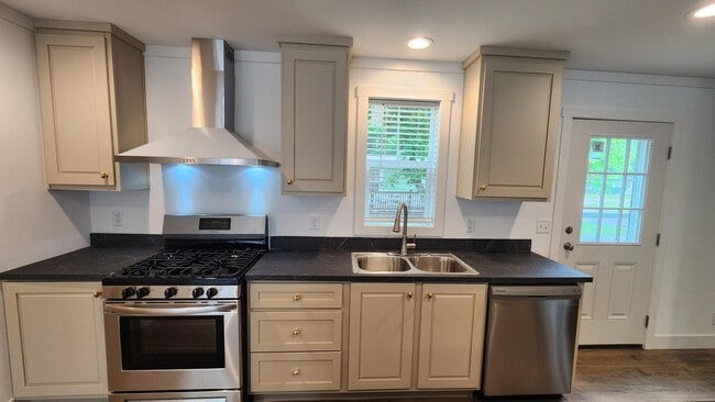 Photo - 3735 Pinoak St