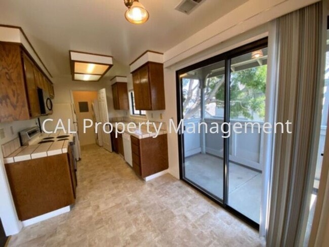 Photo - Upper level 2 bedroom & 1 bathroom condomi...