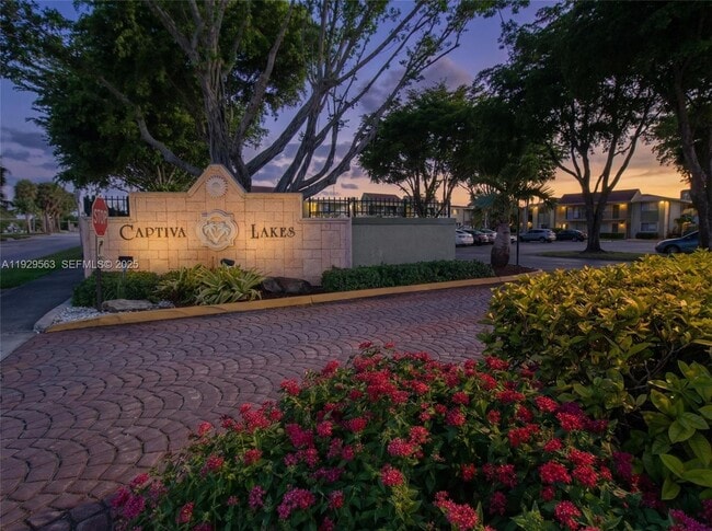 Building Photo - 8311 SW 142nd Ave Unit J205