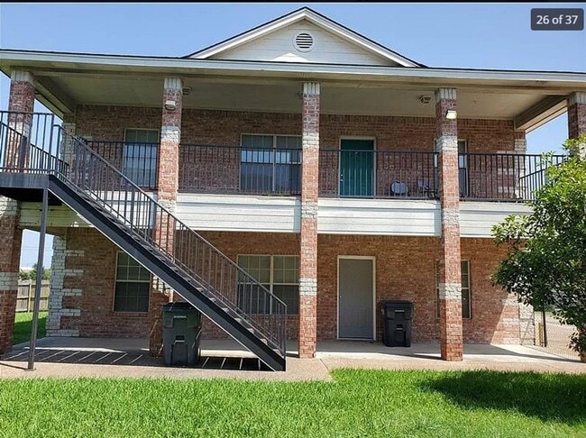Building Photo - 1925 S 17th St Unit B1 Rental