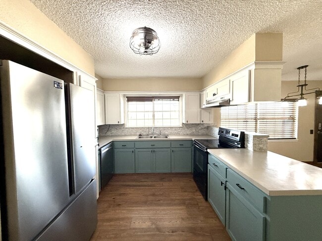 Photo - 1654 Ponderosa Rd